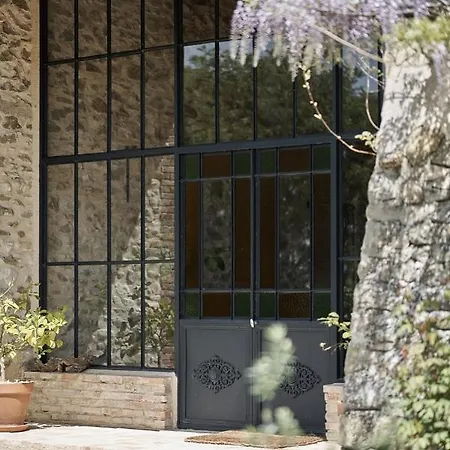 La Cour Du Marronnier